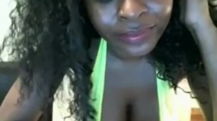 Sexy chubby ebony show big-tits on web
