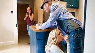 GUY FUCKED MATURE MOTHER-IN-LAW IN KITCHEN - SHOW 135